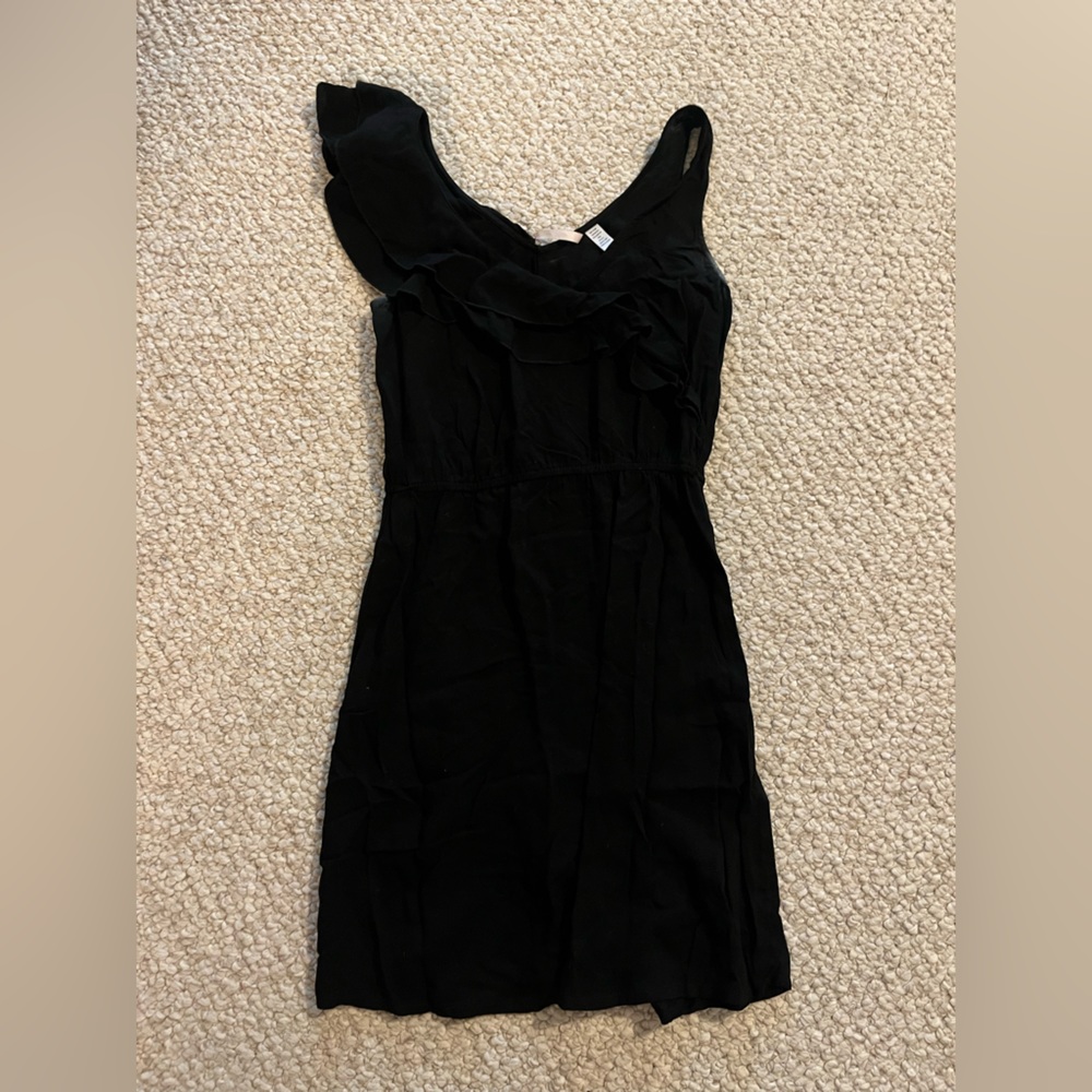 Black, flowy tank top!